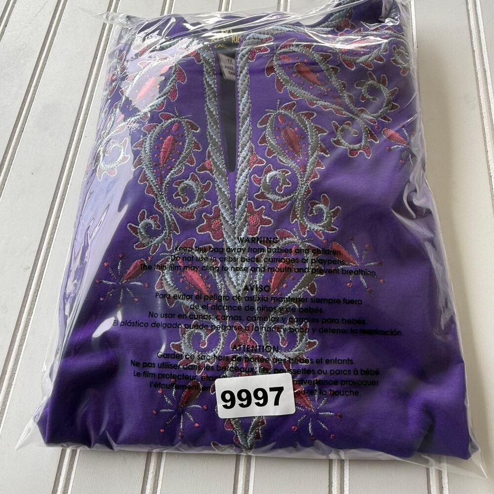 Bob Mackie Wearable Art purple paisley embroidery split neck size 1X - Picture 2 of 11